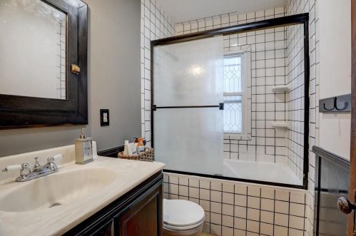 123 Randall Ave, Madison WI  53715-1341 exterior