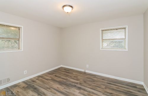 5240 Longmeadow Ln, Atlanta GA  30349-3124 exterior