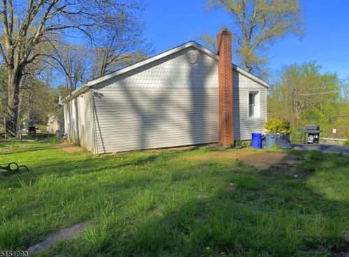 130 Dover Chester Rd, Dover NJ 07869-1901 exterior