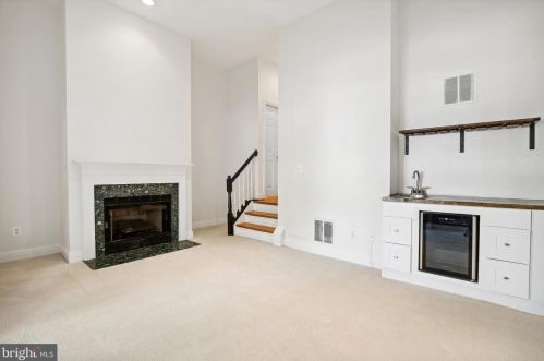 1567 21st Ct, Arlington VA  22209-1128 exterior