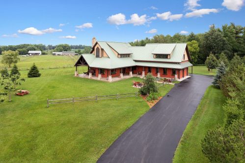 611 Norstad Rd, Manitowoc, WI 54220-9769