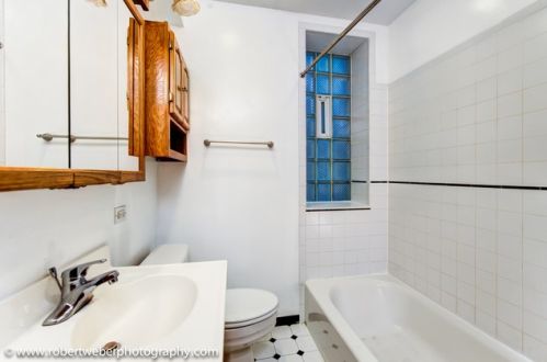 2129 Winchester Ave, Chicago IL 60827-5630 exterior