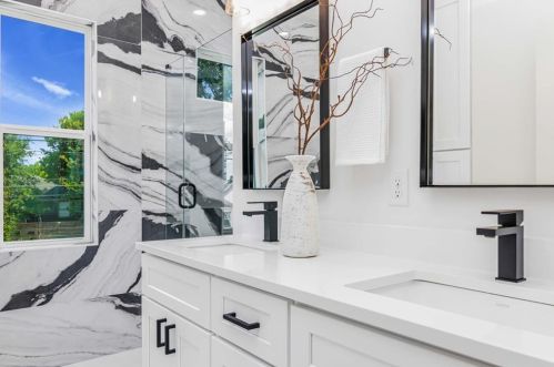 1308 13 St, Austin TX 78702-2553 exterior