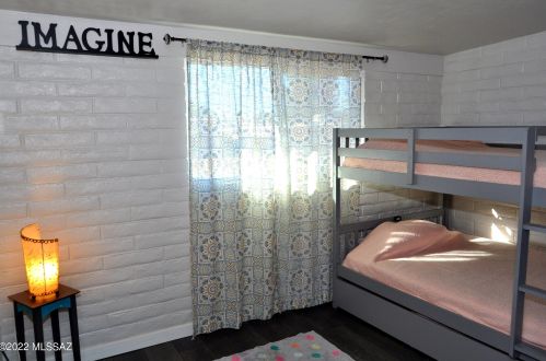 3231 Champlain Ave, Tucson AZ  85730-1942 exterior