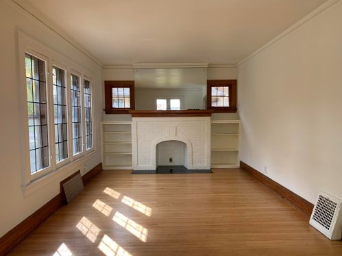 1424 Olive St, Milwaukee WI  53211-1828 exterior