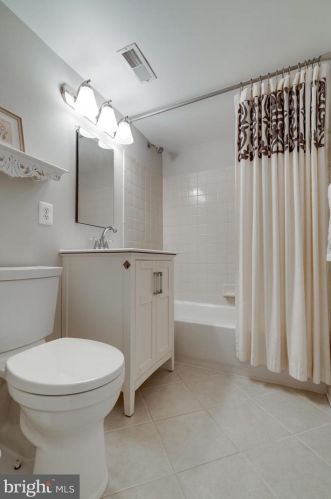 5262 Maris Ave, Alexandria VA exterior