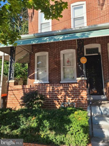 319 Engle St, Chester PA 19013-2509 exterior