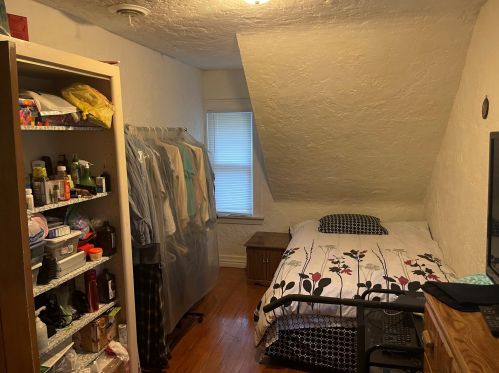 208 Keith Ave, Waukegan IL 60085-2136 exterior