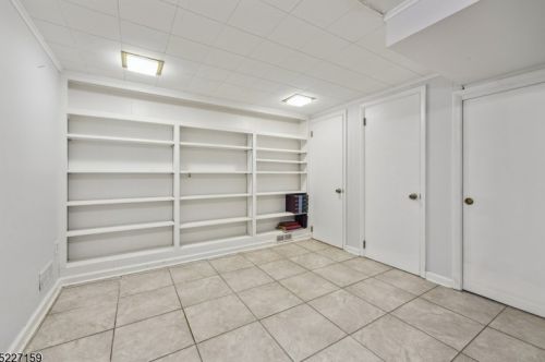 69 Sutton Dr, Berkeley Heights NJ 07922-2513 exterior