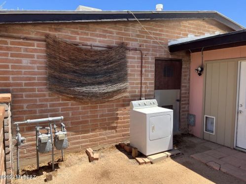 3241 Monte Vis Dr, Tucson AZ 85712-1630 exterior