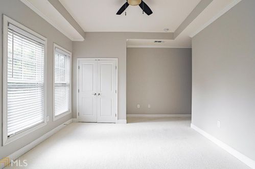 706 Cosmopolitan Dr, Atlanta GA 30324-3615 exterior