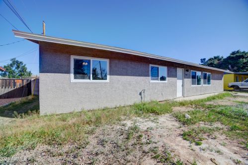 1942 Campo Bello Dr, Phoenix AZ 85032-2051 exterior