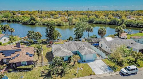 9018 Gln Moor Ln, Port Richey FL 34668-4945 exterior