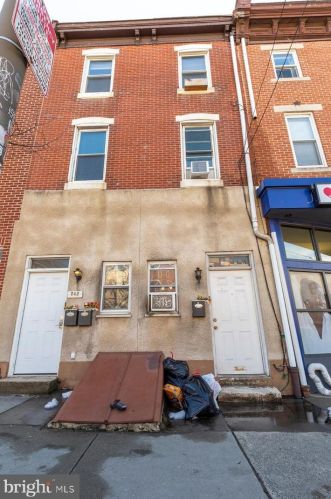 242 Girard Ave, Philadelphia PA 19125-3929 exterior