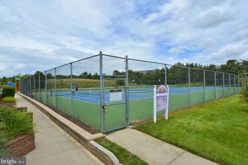 6020 Kestner Cir, Alexandria VA  22315-4833 exterior