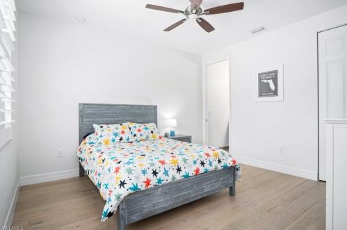 3415 Pacific Dr, Naples FL 34119-8664 exterior