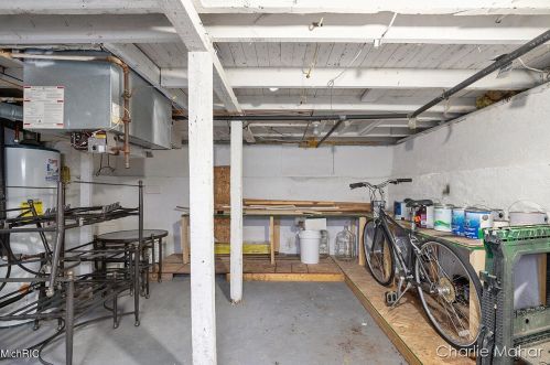 1118 Kenwood Ave, Belding MI 48809-1313 exterior