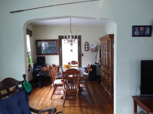 12 Winfield Ct, Norwalk CT 06855-2117 exterior