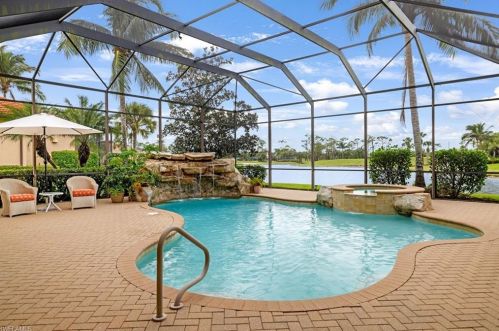 7511 Hogan Ct, Naples FL 34113-3055 exterior