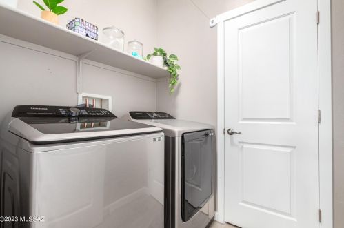 8772 Perry Park Cir, Tucson AZ 85730-1302 exterior