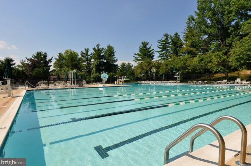 7523 Heatherton Ln, Rockville MD  20854-3232 exterior