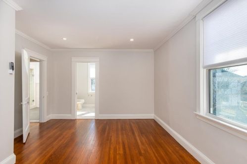 12 Goldsmith St, Providence RI 02906-4808 exterior