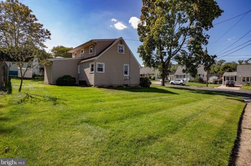 29 Soloff Dr, Trenton NJ 08610-4225 exterior