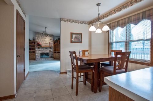 3303 Stokes Ln, Manitowoc WI 54220-2327 exterior