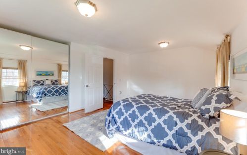 2406 Dearing St, Alexandria VA 22302-1806 exterior