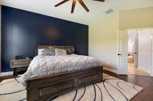 9624 Park Village Dr, Tampa FL  33626-5135 exterior