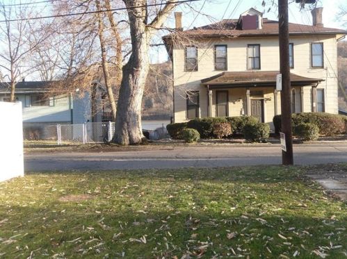 154 2 St, Pittsburgh PA 15215-2104 exterior