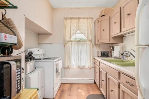 1041 Park Ave, Woonsocket RI 02895-4773 exterior