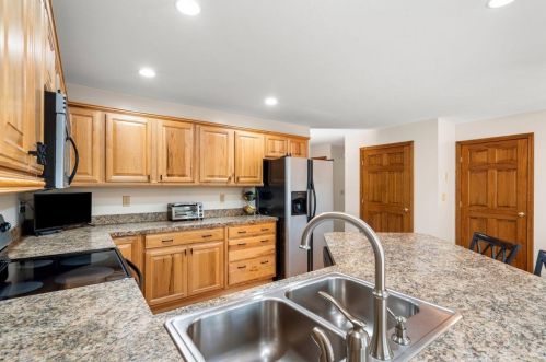 143 Bear Hill Rd, Concord NH  03307-1413 exterior