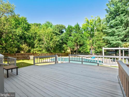 11839 Enid Dr, Rockville MD 20854-3454 exterior