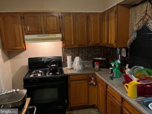 121 3 St, Darby PA 19023-2606 exterior