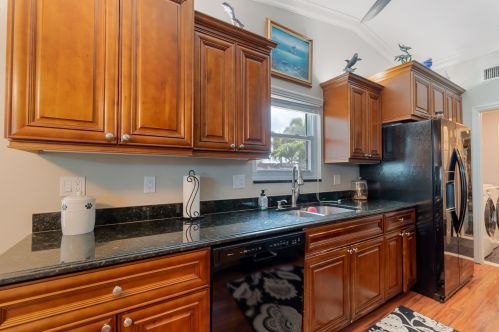 8204 Little Beth Dr, Boynton Beach FL 33472-1136 exterior