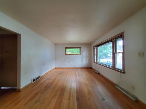 7100 Hope Ave, Milwaukee WI 53216-1058 exterior