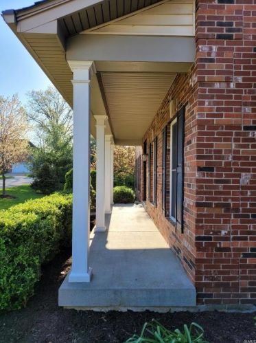 1 Crabapple Ct, Saint Louis MO 63132-3422 exterior