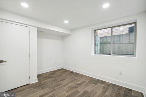 1121 26 St, Philadelphia PA 19146-3849 exterior