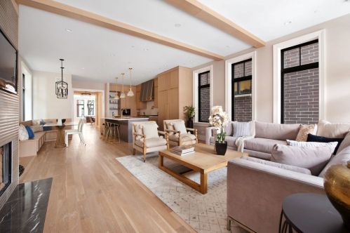 1928 Cleveland Ave, Chicago IL 60614-3749 exterior