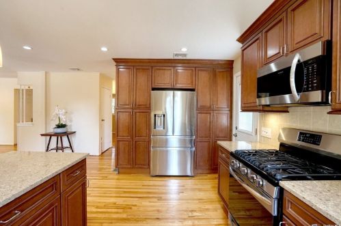 21 Orchid Ln, Commack NY exterior