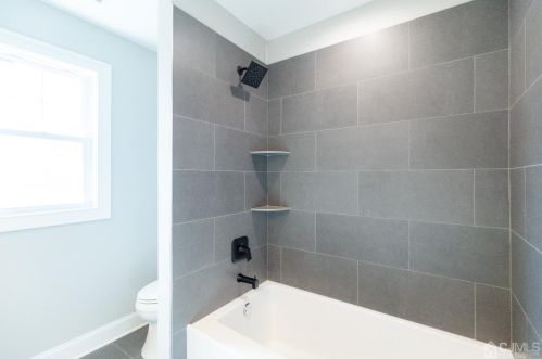 20 Linden Ave, Edison NJ 08817-3208 exterior