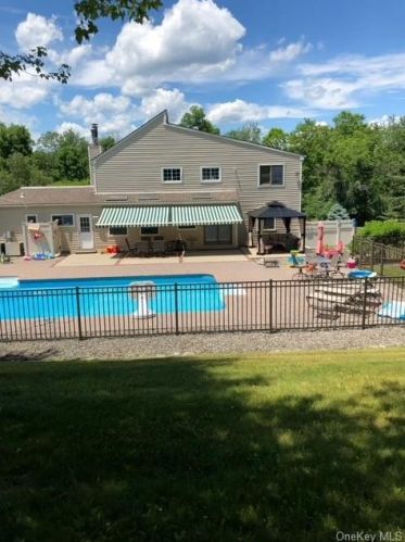 164 Connors Rd, Middletown, NY 10941-1827