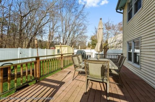 19 Sherwood Ln, Old Bridge NJ 08857-1634 exterior