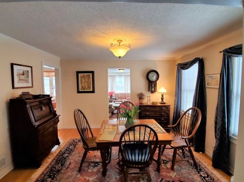 3031 Jarlath St, Chicago IL 60645-1127 exterior