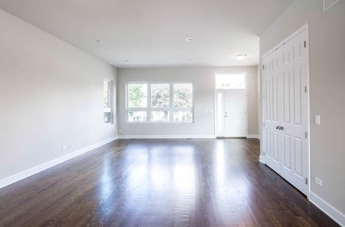 3638 Artesian Ave, Chicago IL 60645-5302 exterior