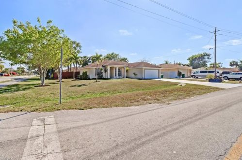 4400 27th Ct, Naples, FL 34116-7828