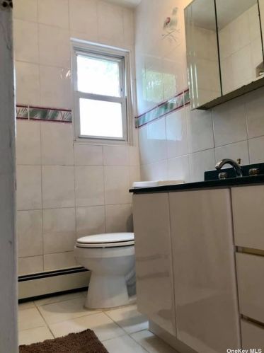 2 Leroy Ct, Commack NY  11725-1703 exterior