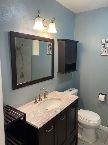 5747 Riv Frst Dr, Milwaukee WI 53209-4521 exterior