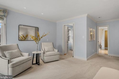 613 Royal St, Alexandria VA  22314-2031 exterior